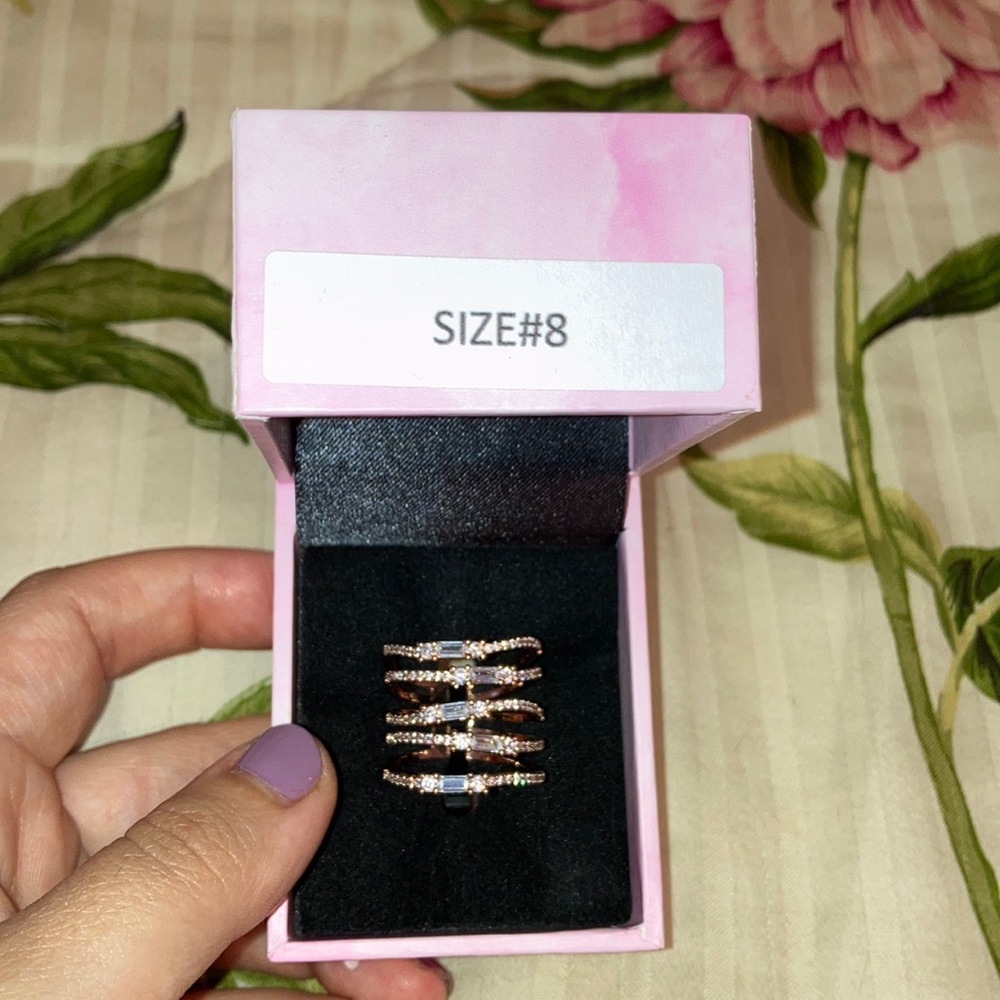 RING SIZE 8 - Picture 2 of 4